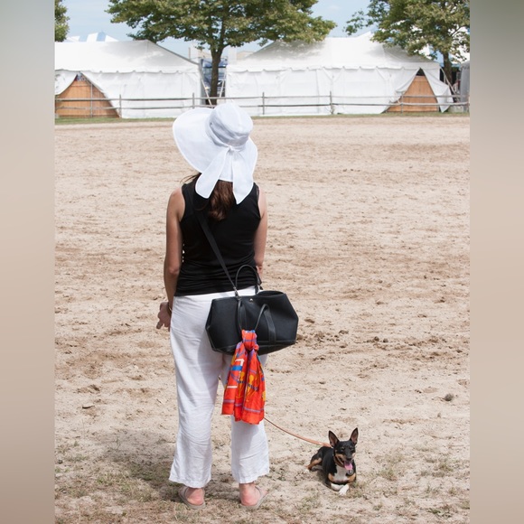 GENERAL SHOW LISTING - Picture 9 of 13